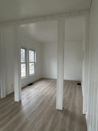 404 4th, MENDOTA, Illinois 61342, 2 Bedrooms Bedrooms, ,1 BathroomBathrooms,House,For Sale,4th,202507316