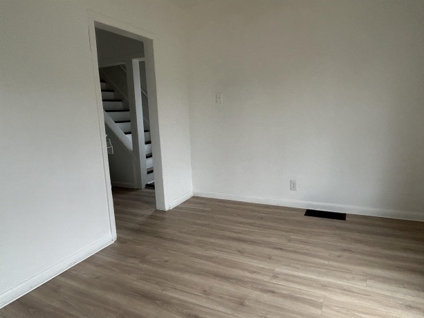 404 4th, MENDOTA, Illinois 61342, 2 Bedrooms Bedrooms, ,1 BathroomBathrooms,House,For Sale,4th,202507316