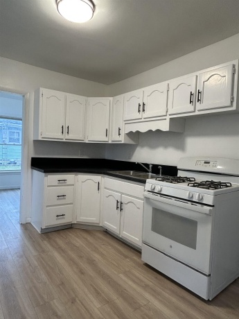 404 4th, MENDOTA, Illinois 61342, 2 Bedrooms Bedrooms, ,1 BathroomBathrooms,House,For Sale,4th,202507316