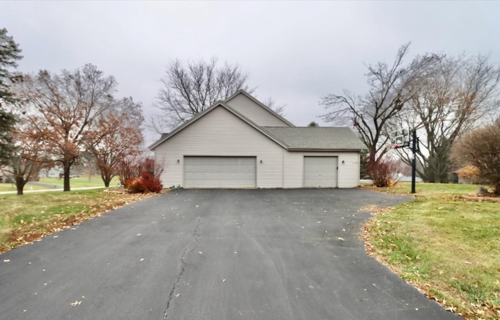 543 Fieldcrest, BELVIDERE, Illinois 61008, 3 Bedrooms Bedrooms, ,2 BathroomsBathrooms,House,For Sale,Fieldcrest,202507320