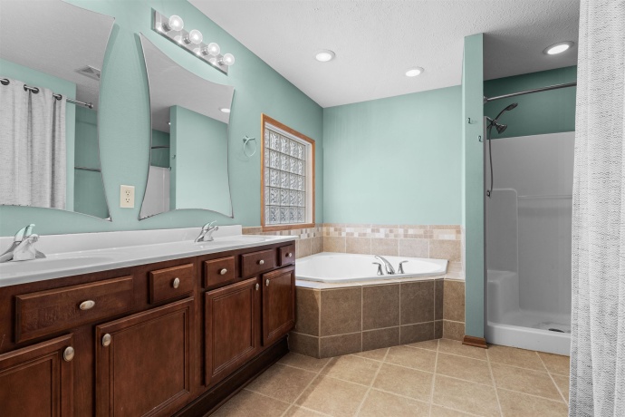 8507 Crooked Bend, MACHESNEY PARK, Illinois 61115, 4 Bedrooms Bedrooms, ,2 BathroomsBathrooms,House,For Sale,Crooked Bend,202507321