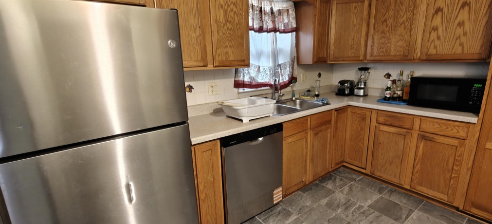 4515 Raven, ROCKFORD, Illinois 61107, 3 Bedrooms Bedrooms, ,2 BathroomsBathrooms,House,For Sale,Raven,202507323