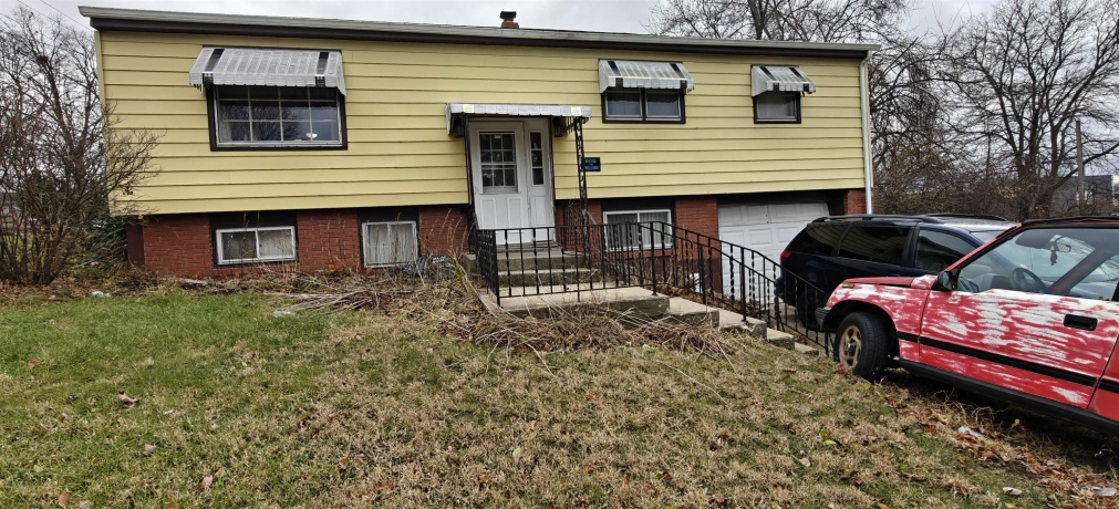 4515 Raven, ROCKFORD, Illinois 61107, 3 Bedrooms Bedrooms, ,2 BathroomsBathrooms,House,For Sale,Raven,202507323