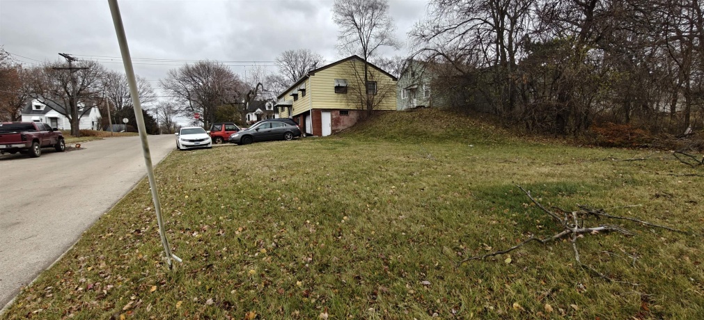 4515 Raven, ROCKFORD, Illinois 61107, 3 Bedrooms Bedrooms, ,2 BathroomsBathrooms,House,For Sale,Raven,202507323