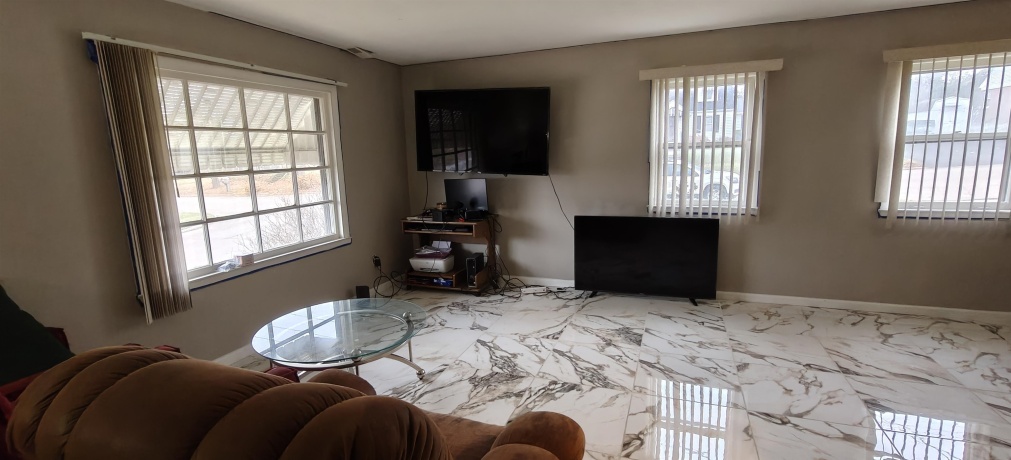 4515 Raven, ROCKFORD, Illinois 61107, 3 Bedrooms Bedrooms, ,2 BathroomsBathrooms,House,For Sale,Raven,202507323