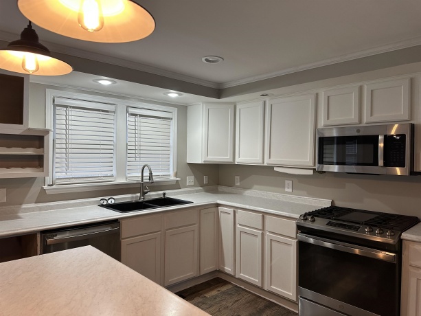 11027 HILLCREST, SAVANNA, Illinois 61074, 5 Bedrooms Bedrooms, ,2 BathroomsBathrooms,House,For Sale,HILLCREST,202507324