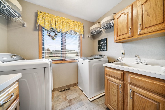 6521 Laurelwood, ROCKFORD, Illinois 61108, 3 Bedrooms Bedrooms, ,3 BathroomsBathrooms,House,For Sale,Laurelwood,202507326