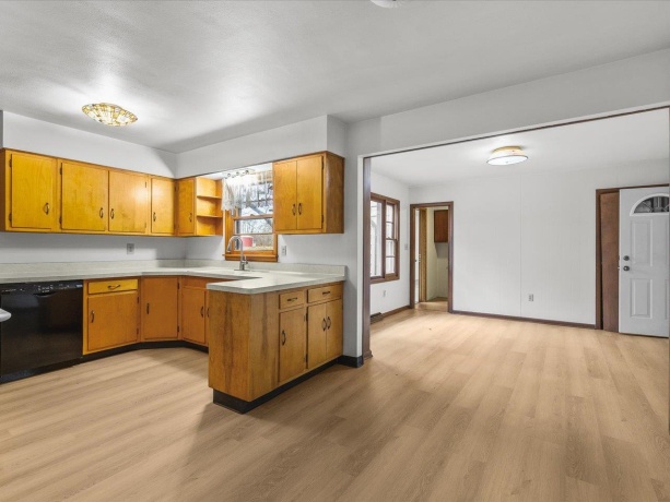 7774 Old River, ROCKFORD, Illinois 61103, 4 Bedrooms Bedrooms, ,3 BathroomsBathrooms,House,For Sale,Old River,202507327