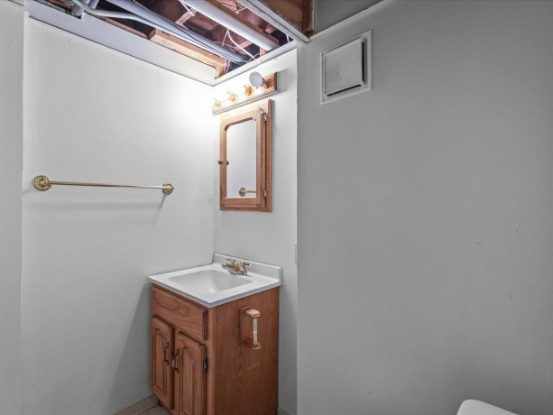 7774 Old River, ROCKFORD, Illinois 61103, 4 Bedrooms Bedrooms, ,3 BathroomsBathrooms,House,For Sale,Old River,202507327