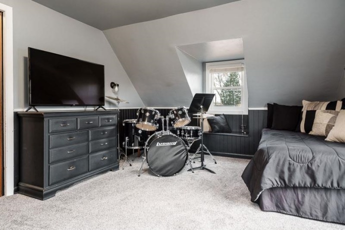 6408 1st, LOVES PARK, Illinois 61111, 4 Bedrooms Bedrooms, ,2 BathroomsBathrooms,House,For Sale,1st,202507328