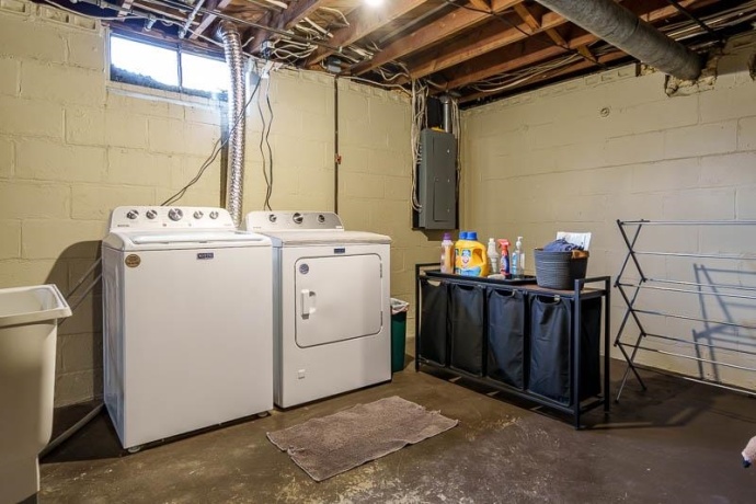 6408 1st, LOVES PARK, Illinois 61111, 4 Bedrooms Bedrooms, ,2 BathroomsBathrooms,House,For Sale,1st,202507328