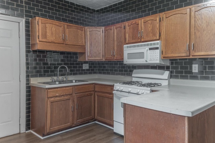 1309 Benton, ROCKFORD, Illinois 61107, 3 Bedrooms Bedrooms, ,1 BathroomBathrooms,House,For Sale,Benton,202507329