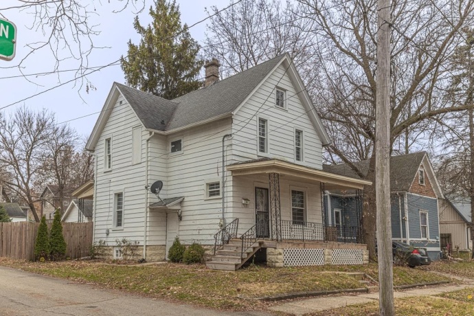 1309 Benton, ROCKFORD, Illinois 61107, 3 Bedrooms Bedrooms, ,1 BathroomBathrooms,House,For Sale,Benton,202507329