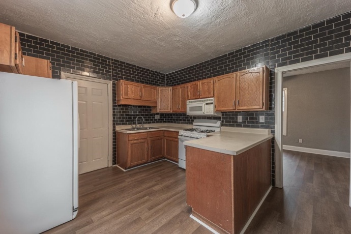 1309 Benton, ROCKFORD, Illinois 61107, 3 Bedrooms Bedrooms, ,1 BathroomBathrooms,House,For Sale,Benton,202507329