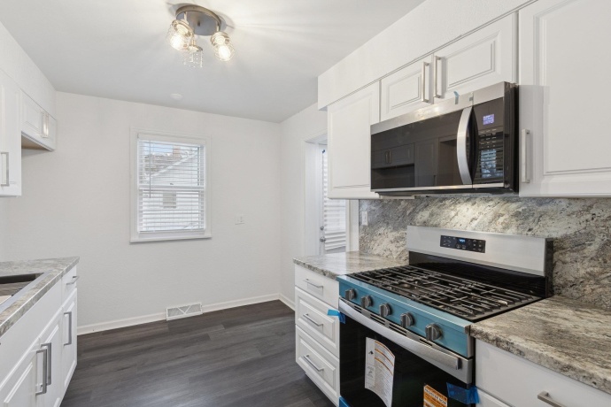 2111 Bell, ROCKFORD, Illinois 61103, 4 Bedrooms Bedrooms, ,3 BathroomsBathrooms,House,For Sale,Bell,202507330