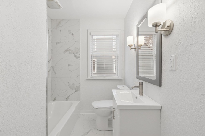 2111 Bell, ROCKFORD, Illinois 61103, 4 Bedrooms Bedrooms, ,3 BathroomsBathrooms,House,For Sale,Bell,202507330