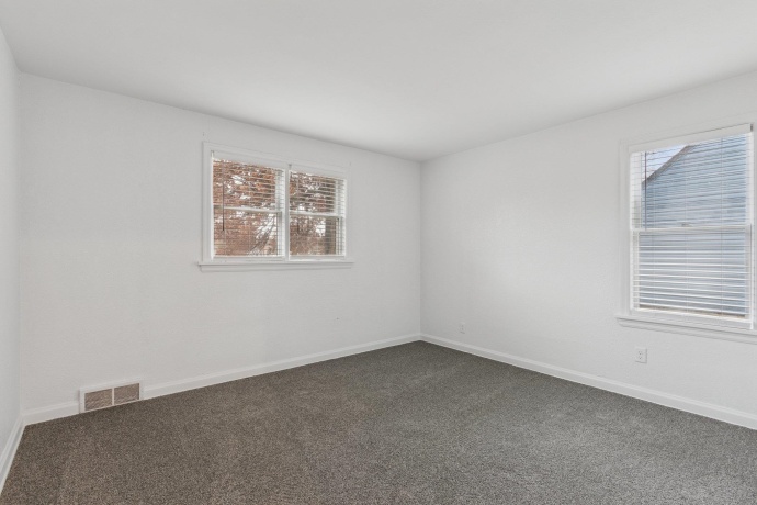 2111 Bell, ROCKFORD, Illinois 61103, 4 Bedrooms Bedrooms, ,3 BathroomsBathrooms,House,For Sale,Bell,202507330