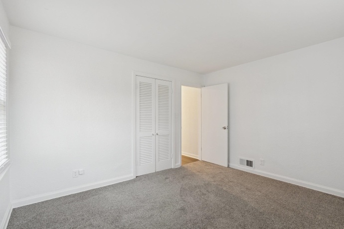 2111 Bell, ROCKFORD, Illinois 61103, 4 Bedrooms Bedrooms, ,3 BathroomsBathrooms,House,For Sale,Bell,202507330