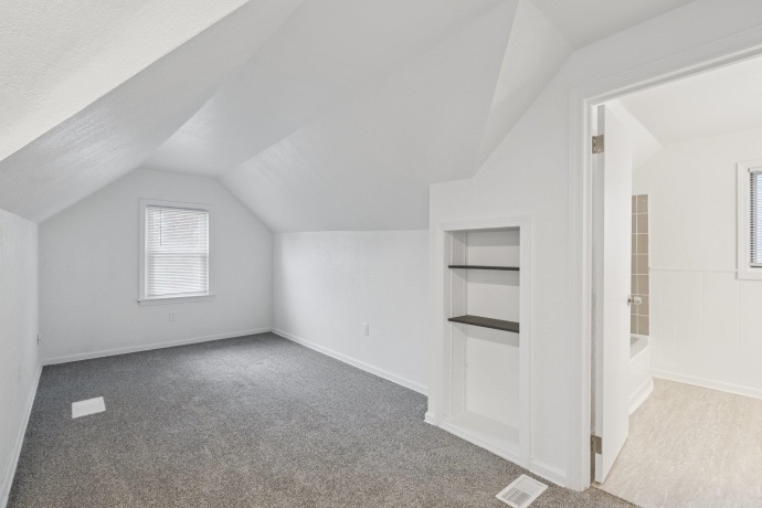 2111 Bell, ROCKFORD, Illinois 61103, 4 Bedrooms Bedrooms, ,3 BathroomsBathrooms,House,For Sale,Bell,202507330