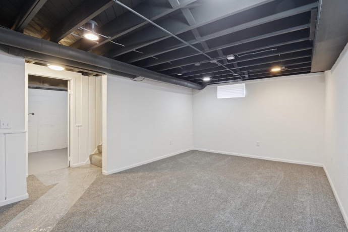 2111 Bell, ROCKFORD, Illinois 61103, 4 Bedrooms Bedrooms, ,3 BathroomsBathrooms,House,For Sale,Bell,202507330