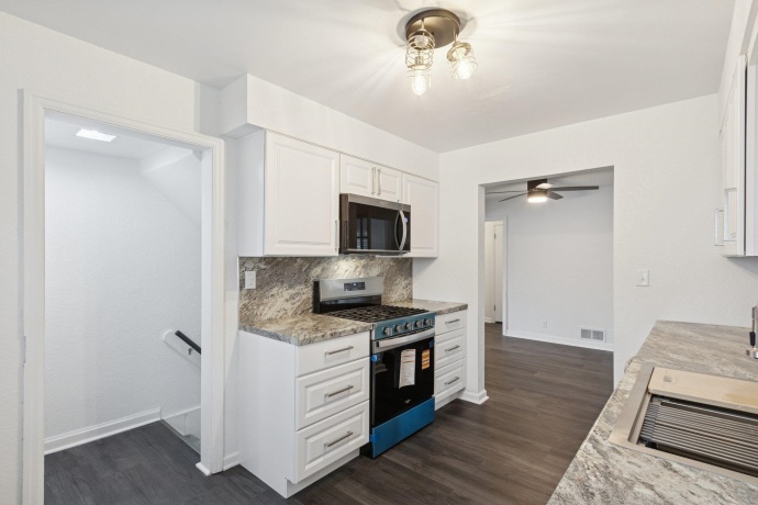 2111 Bell, ROCKFORD, Illinois 61103, 4 Bedrooms Bedrooms, ,3 BathroomsBathrooms,House,For Sale,Bell,202507330