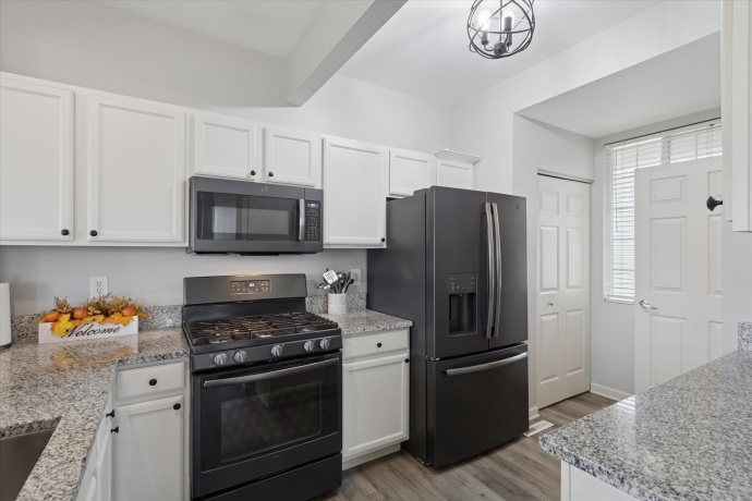 7326 Mabels, LOVES PARK, Illinois 61111, 3 Bedrooms Bedrooms, ,2 BathroomsBathrooms,Condominium,For Sale,Mabels,202507332