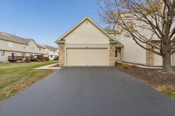 7326 Mabels, LOVES PARK, Illinois 61111, 3 Bedrooms Bedrooms, ,2 BathroomsBathrooms,Condominium,For Sale,Mabels,202507332