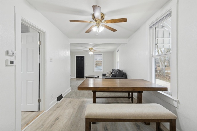 1212 10th, ROCKFORD, Illinois 61104, 3 Bedrooms Bedrooms, ,1 BathroomBathrooms,House,For Sale,10th,202507334