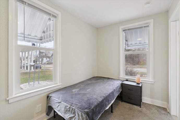 1212 10th, ROCKFORD, Illinois 61104, 3 Bedrooms Bedrooms, ,1 BathroomBathrooms,House,For Sale,10th,202507334