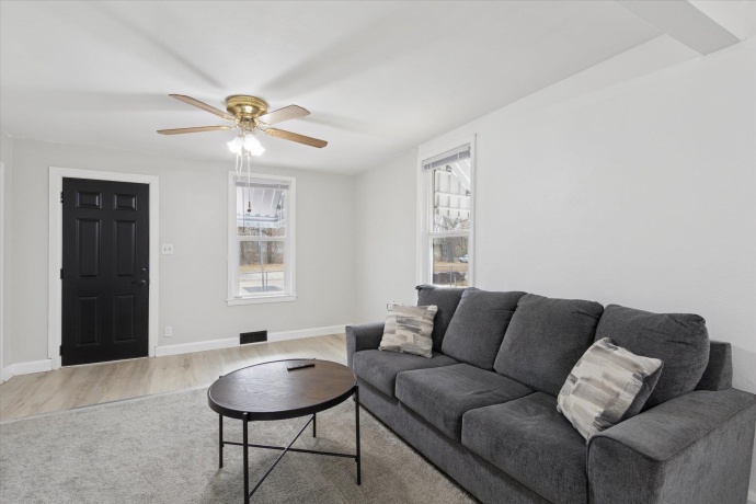 1212 10th, ROCKFORD, Illinois 61104, 3 Bedrooms Bedrooms, ,1 BathroomBathrooms,House,For Sale,10th,202507334