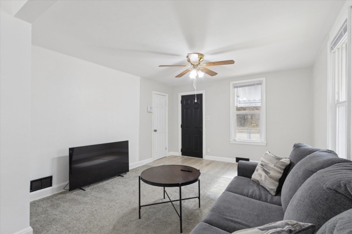 1212 10th, ROCKFORD, Illinois 61104, 3 Bedrooms Bedrooms, ,1 BathroomBathrooms,House,For Sale,10th,202507334