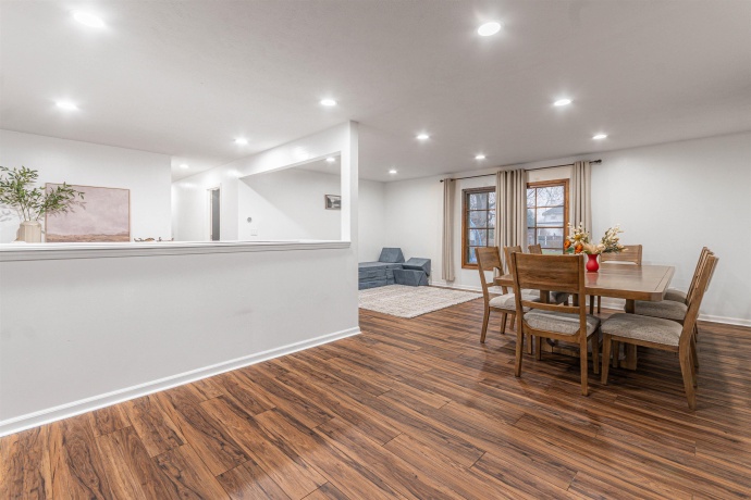 2731 Wendy, ROCKFORD, Illinois 61109, 3 Bedrooms Bedrooms, ,3 BathroomsBathrooms,House,For Sale,Wendy,202507338