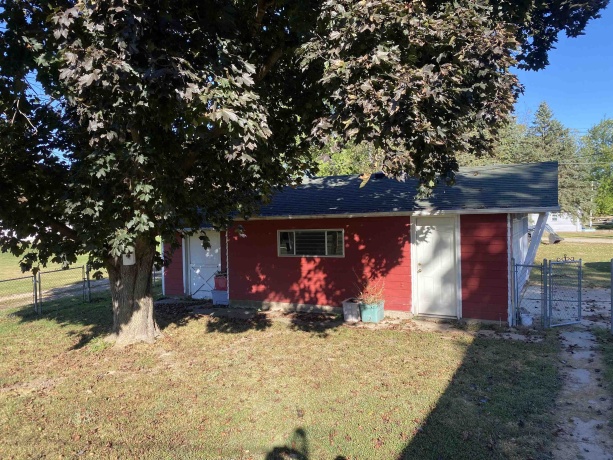 1816 Ontario, SAVANNA, Illinois 61074, 2 Bedrooms Bedrooms, ,1 BathroomBathrooms,House,For Sale,Ontario,202506289