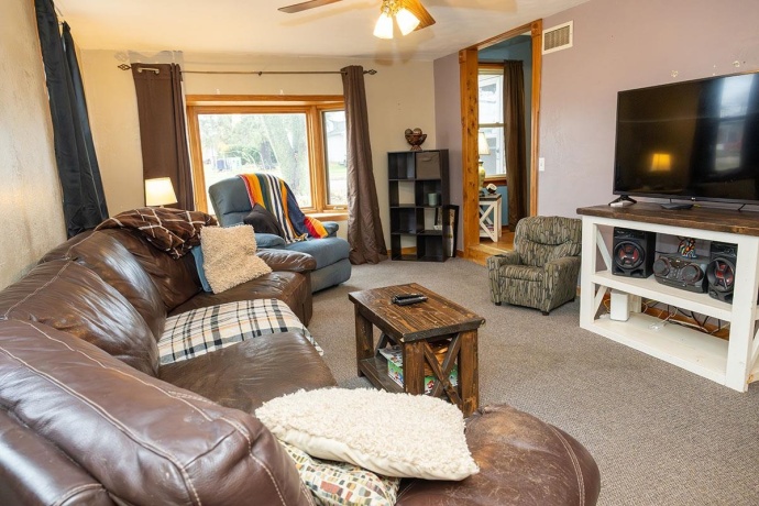 503 2ND, BYRON, Illinois 61010, 2 Bedrooms Bedrooms, ,1 BathroomBathrooms,House,For Sale,2ND,202507345