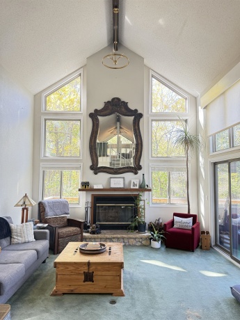 5 Cayuga, GALENA, Illinois 61036, 2 Bedrooms Bedrooms, ,2 BathroomsBathrooms,House,For Sale,Cayuga,202502157