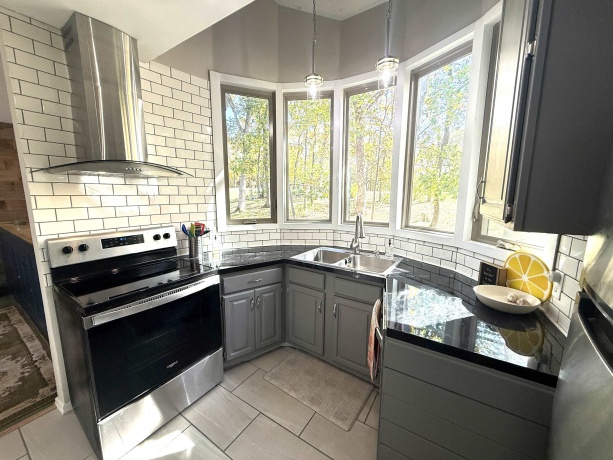 5 Cayuga, GALENA, Illinois 61036, 2 Bedrooms Bedrooms, ,2 BathroomsBathrooms,House,For Sale,Cayuga,202502157