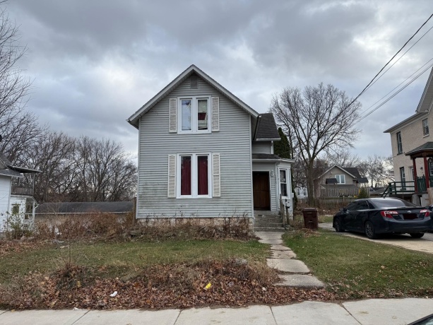 1215 6th, ROCKFORD, Illinois 61104, 4 Bedrooms Bedrooms, ,2 BathroomsBathrooms,House,For Sale,6th,202507349