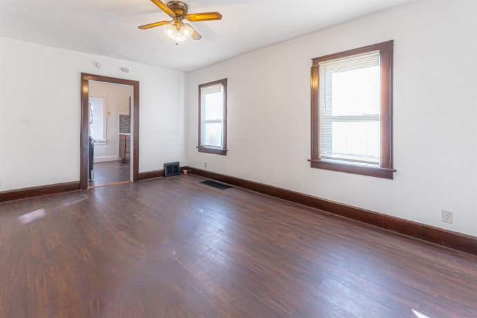 210 Stewart, ROCKFORD, Illinois 61102, 2 Bedrooms Bedrooms, ,1 BathroomBathrooms,House,For Sale,Stewart,202506827