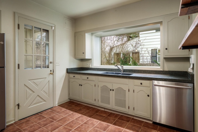 2326 CLINTON, ROCKFORD, Illinois 61103, 4 Bedrooms Bedrooms, ,2 BathroomsBathrooms,House,For Sale,CLINTON,202507352