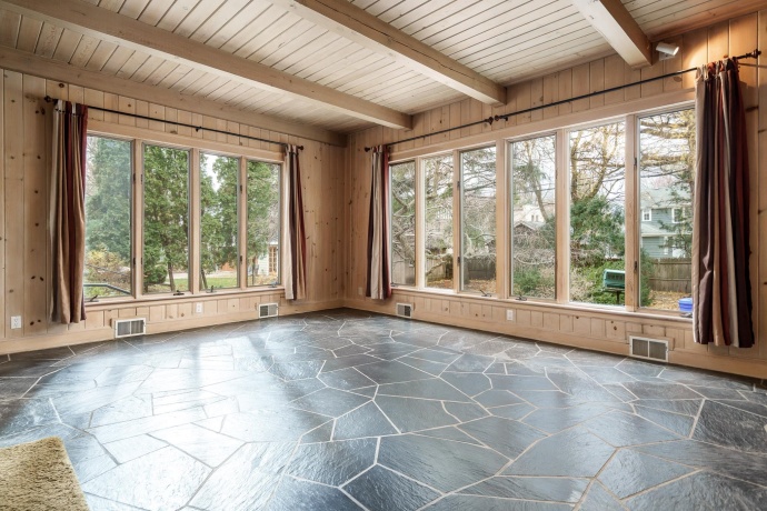 2326 CLINTON, ROCKFORD, Illinois 61103, 4 Bedrooms Bedrooms, ,2 BathroomsBathrooms,House,For Sale,CLINTON,202507352