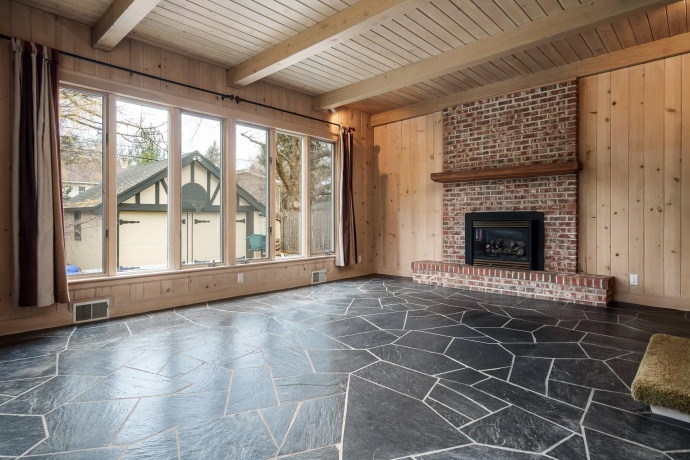 2326 CLINTON, ROCKFORD, Illinois 61103, 4 Bedrooms Bedrooms, ,2 BathroomsBathrooms,House,For Sale,CLINTON,202507352