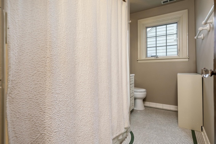 2326 CLINTON, ROCKFORD, Illinois 61103, 4 Bedrooms Bedrooms, ,2 BathroomsBathrooms,House,For Sale,CLINTON,202507352