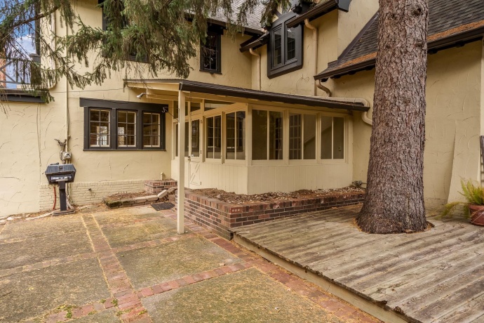 2326 CLINTON, ROCKFORD, Illinois 61103, 4 Bedrooms Bedrooms, ,2 BathroomsBathrooms,House,For Sale,CLINTON,202507352