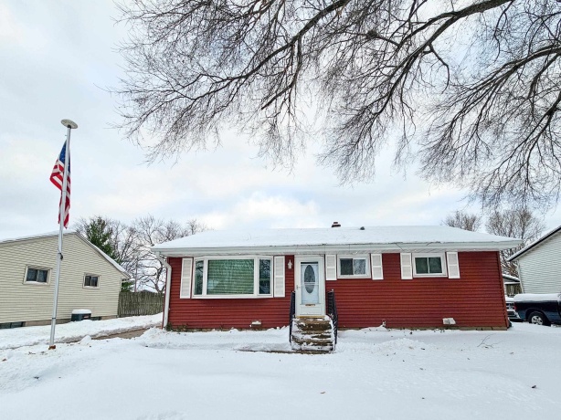 1105 Colonial, MACHESNEY PARK, Illinois 61115, 3 Bedrooms Bedrooms, ,1 BathroomBathrooms,House,For Sale,Colonial,202507353