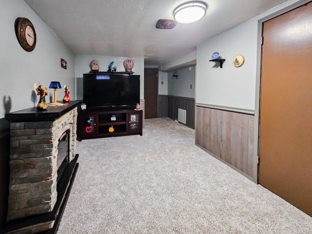 1105 Colonial, MACHESNEY PARK, Illinois 61115, 3 Bedrooms Bedrooms, ,1 BathroomBathrooms,House,For Sale,Colonial,202507353