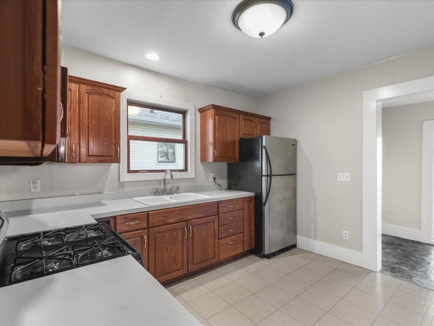 634 13th, ROCKFORD, Illinois 61104, 3 Bedrooms Bedrooms, ,2 BathroomsBathrooms,House,For Sale,13th,202507359