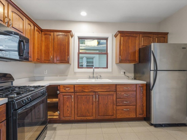 634 13th, ROCKFORD, Illinois 61104, 3 Bedrooms Bedrooms, ,2 BathroomsBathrooms,House,For Sale,13th,202507359