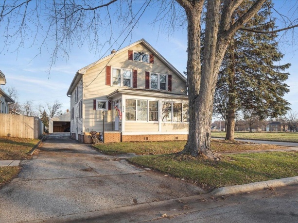 634 13th, ROCKFORD, Illinois 61104, 3 Bedrooms Bedrooms, ,2 BathroomsBathrooms,House,For Sale,13th,202507359