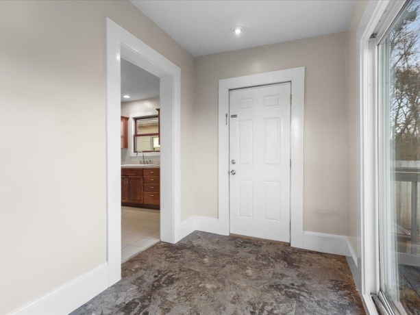 634 13th, ROCKFORD, Illinois 61104, 3 Bedrooms Bedrooms, ,2 BathroomsBathrooms,House,For Sale,13th,202507359