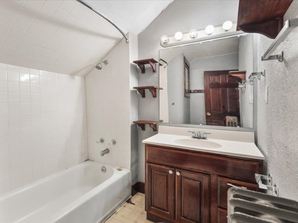 634 13th, ROCKFORD, Illinois 61104, 3 Bedrooms Bedrooms, ,2 BathroomsBathrooms,House,For Sale,13th,202507359